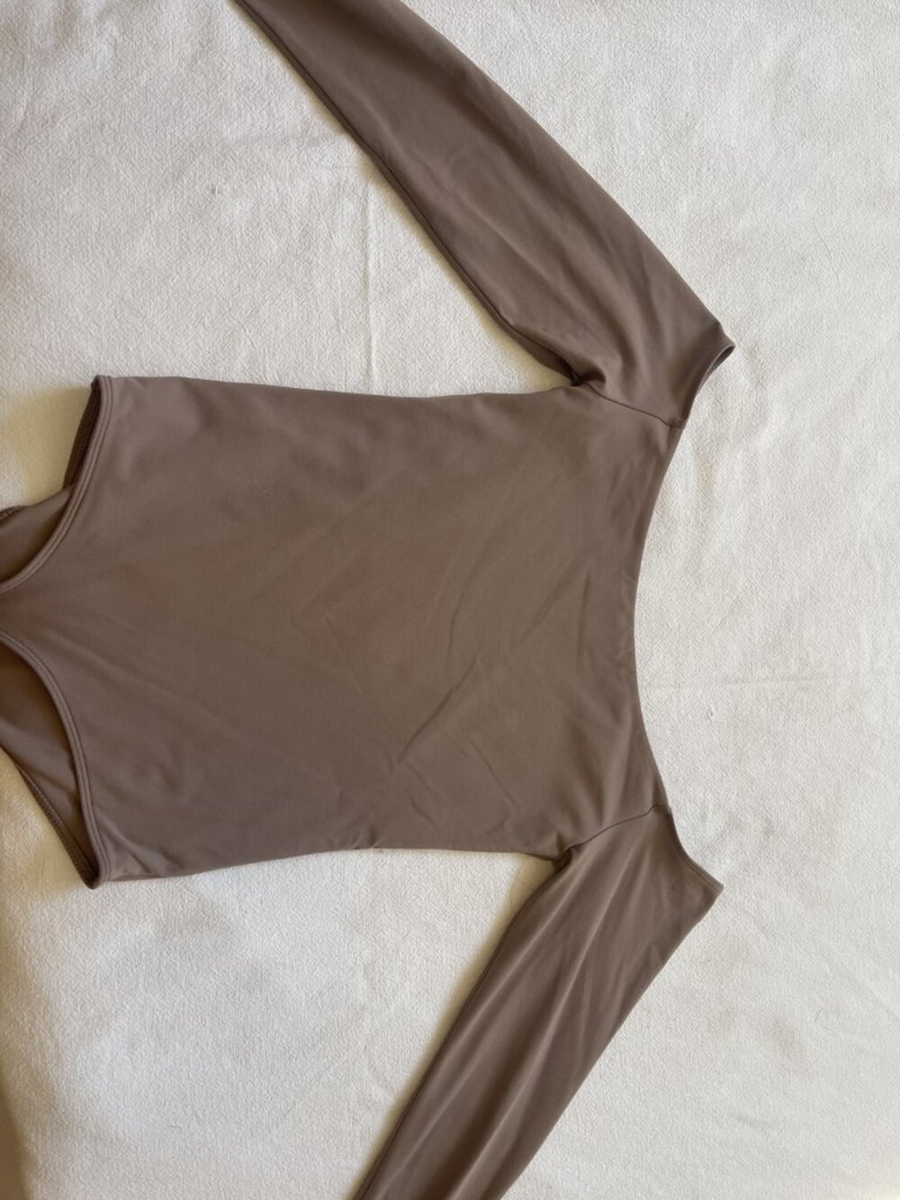 Aritzia Babaton Contour Longsleeve Bodysuit Mocha Size M